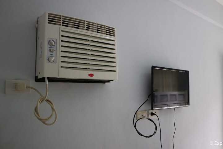 Room 17 of 27