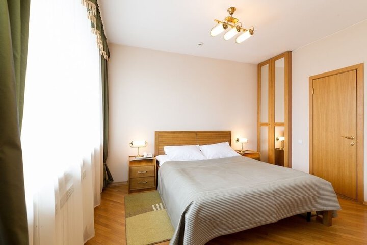 Room 7 of 37