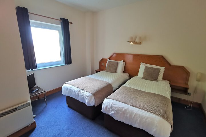 Room 33 of 71