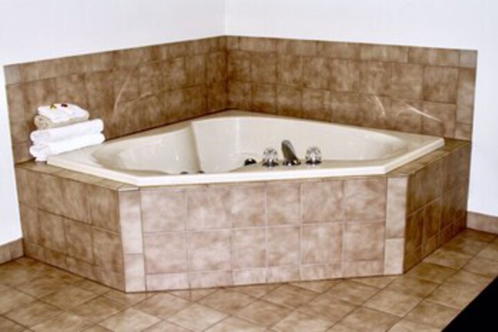 Jetted tub