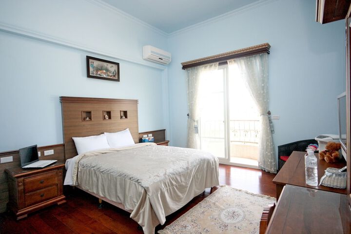 Room 8 of 59