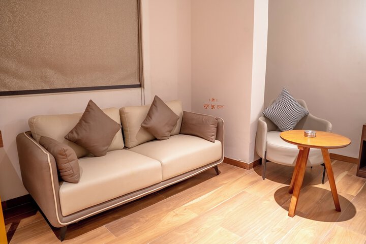 Room 9 of 19