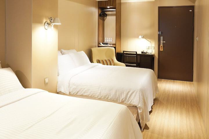 Room 29 of 53
