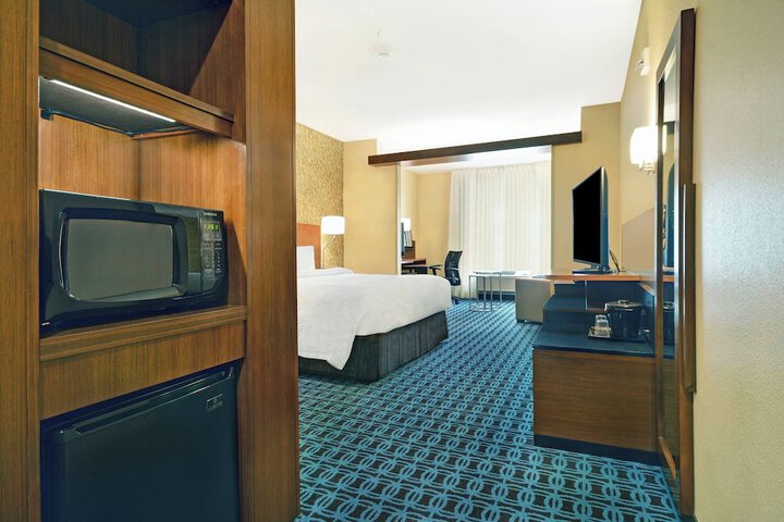 Room 10 of 37