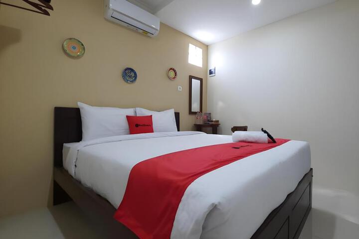 Reddoorz Syariah near Solo Square Mall