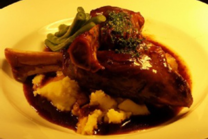 Dining 212 of 384