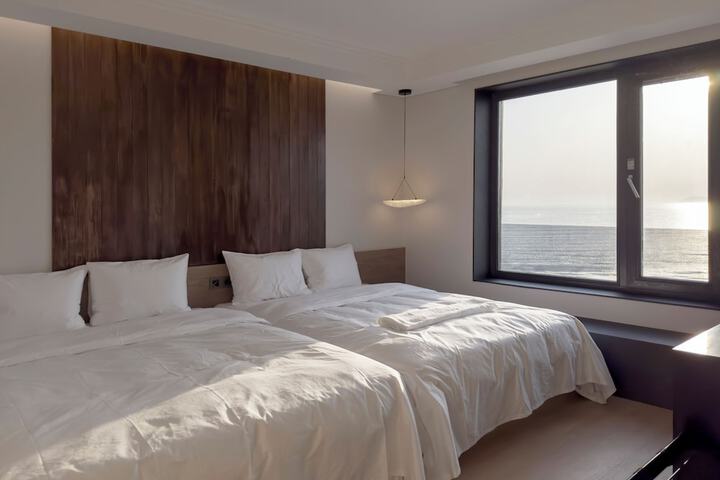 Room 10 of 56