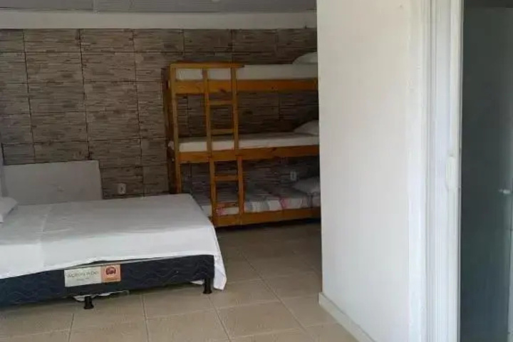Room 4 of 13