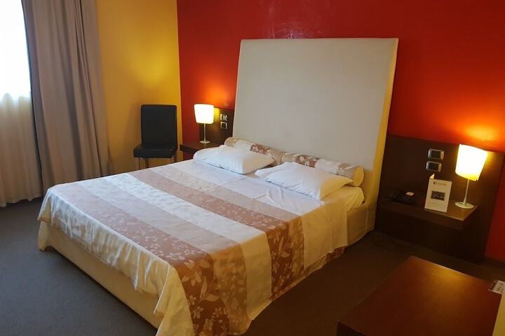 Room 7 of 35