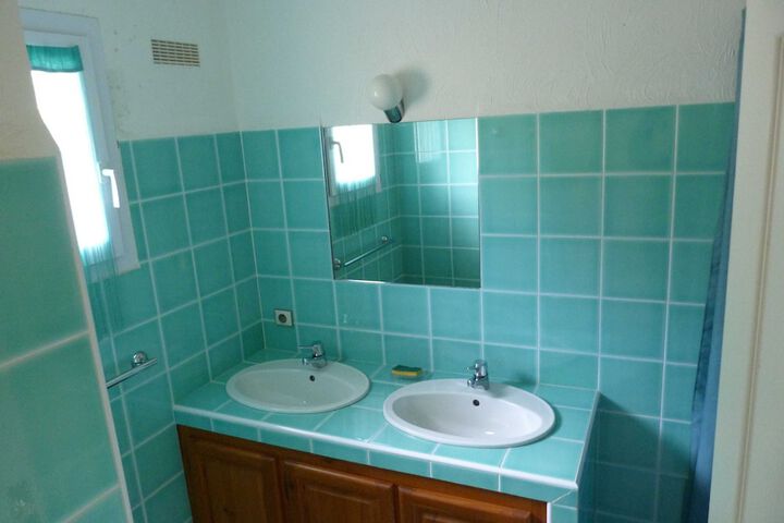 Room 70 of 85