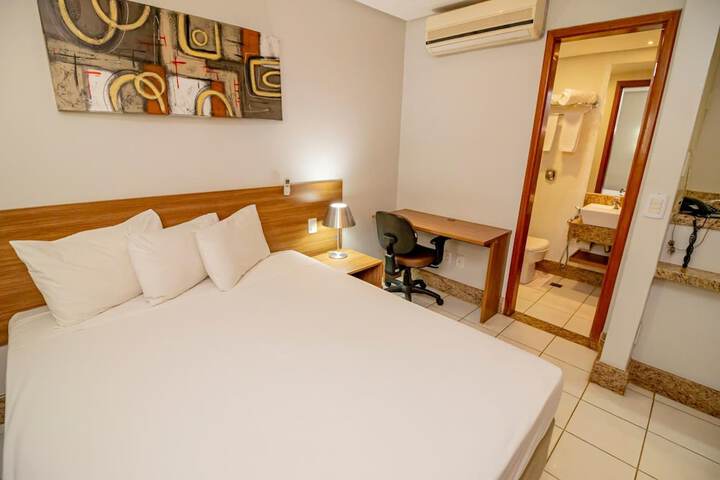 Room 8 of 33