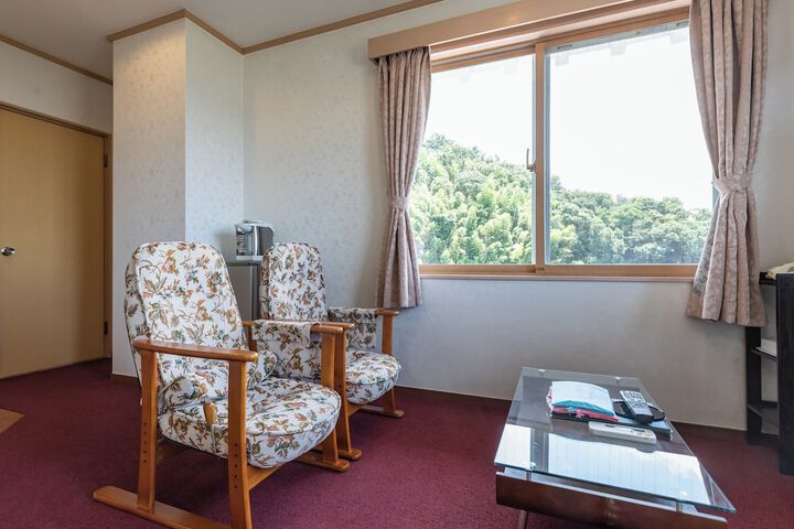 Room 20 of 96