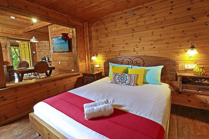 Room 4 of 58