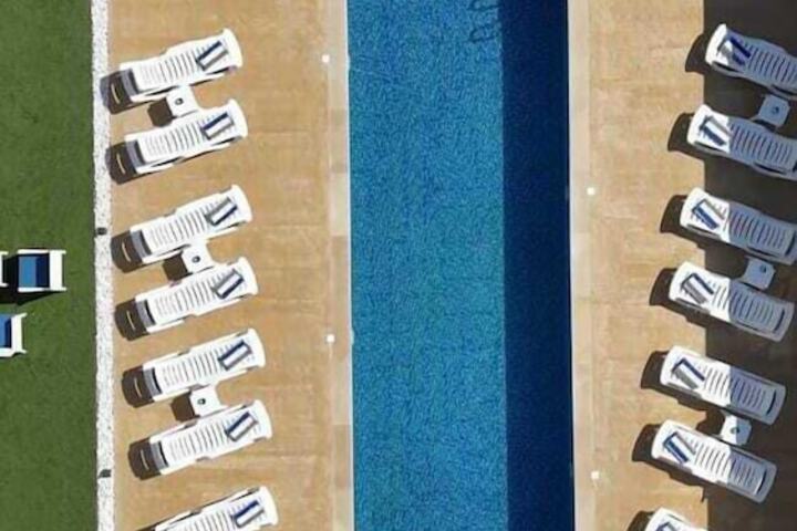 Pool 32 of 49