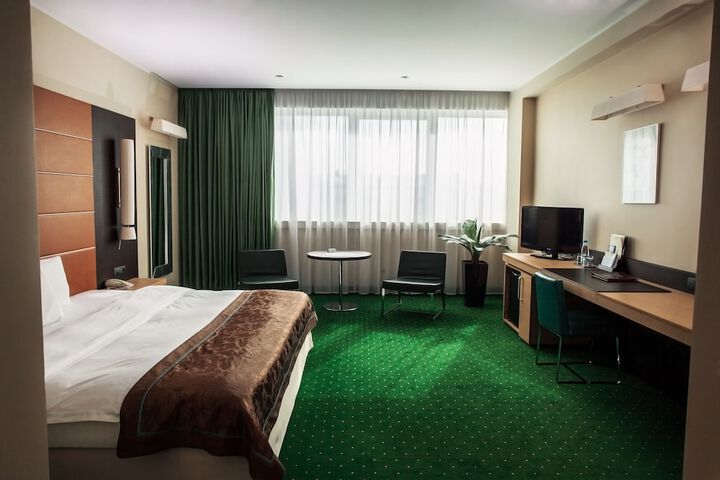 Room 11 of 35