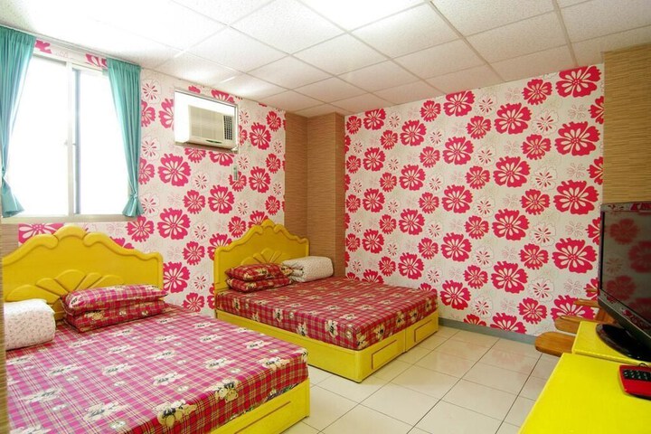 Room 7 of 13