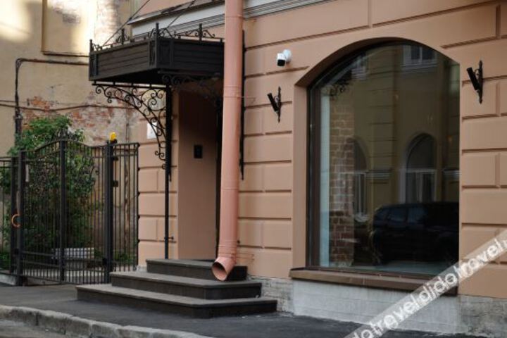 Statskij Sovetnik Na Kustarnom Hotel