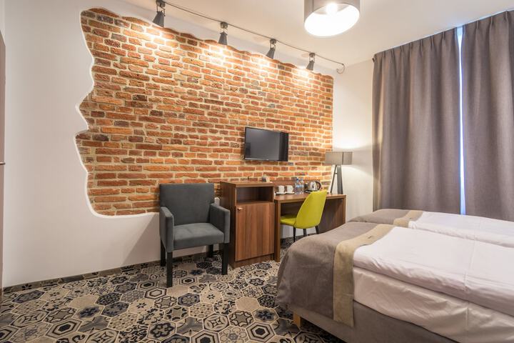 Room 41 of 73