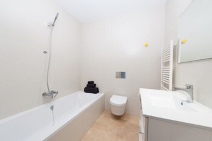 Room 3 of 23