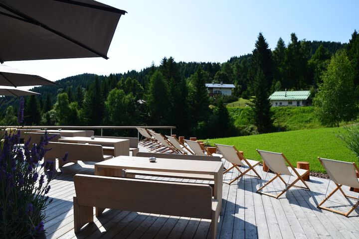 Sundeck 49 of 52