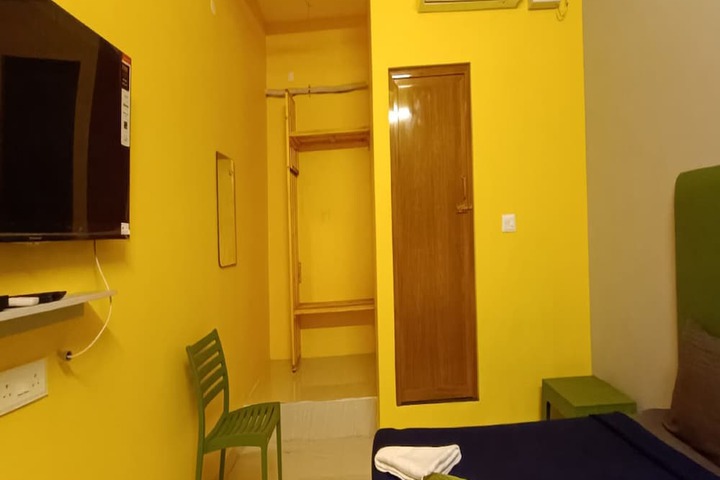 Room 5 of 40