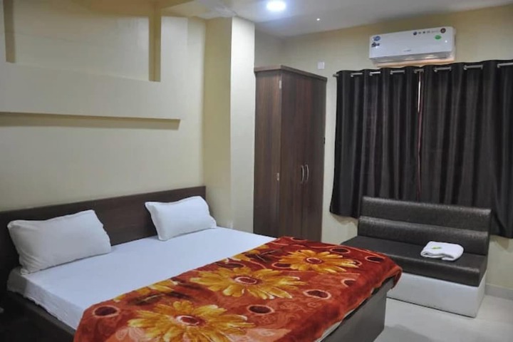 Room 2 of 14