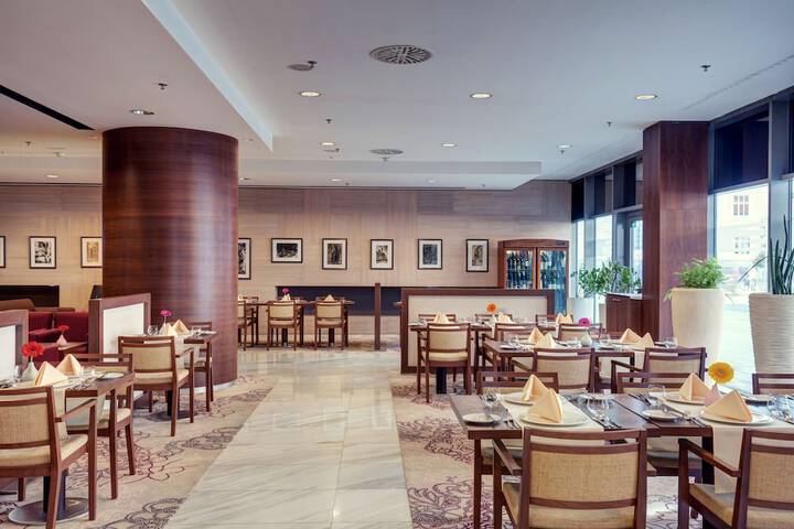Dining 42 of 114