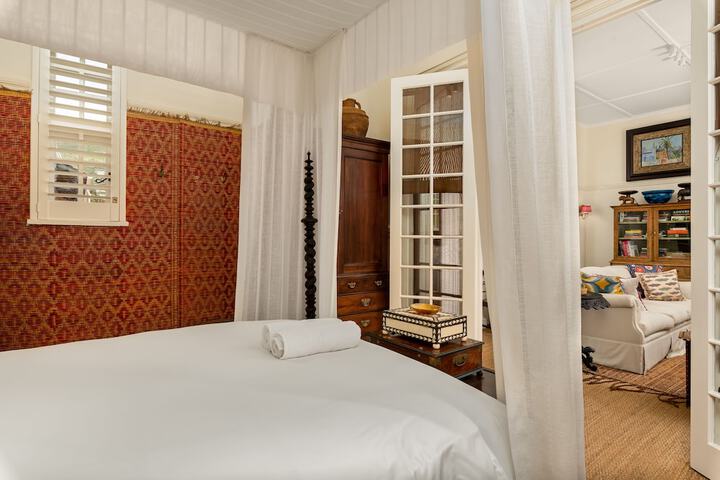 Room 4 of 11