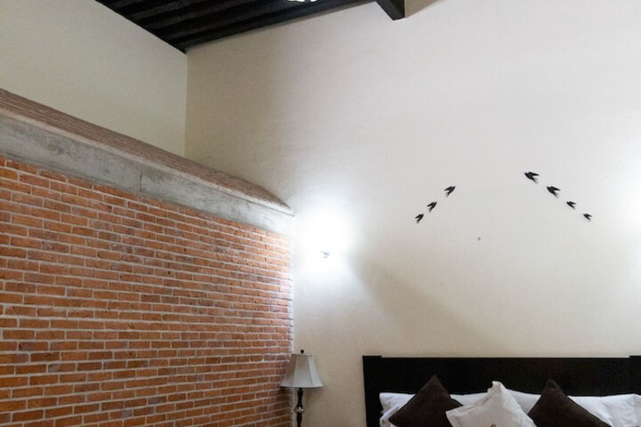 Room 19 of 34