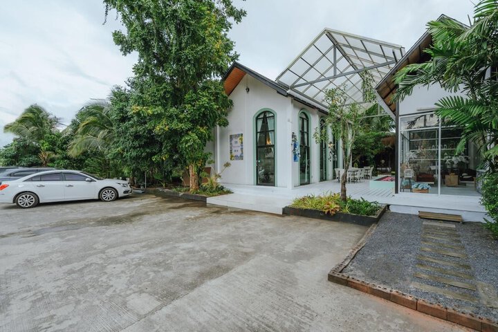 Property Grounds 16 of 17