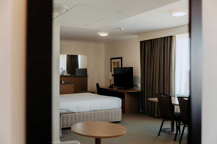Room 12 of 84
