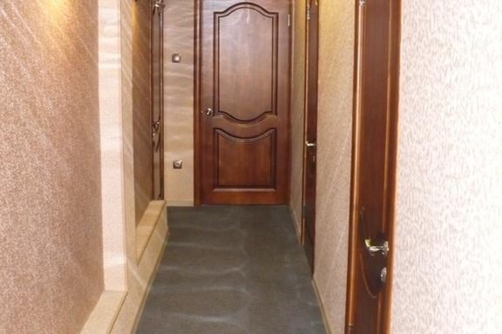 Room 5 of 6