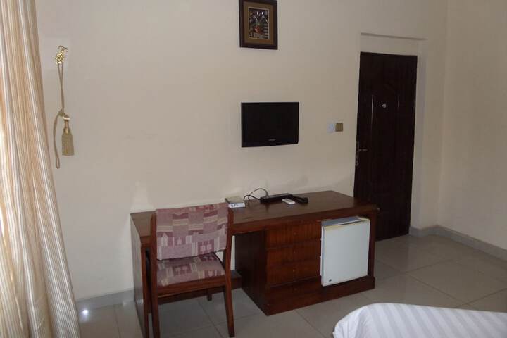 Room 3 of 23