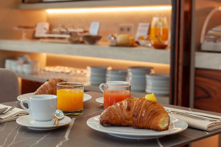 Breakfast/Coffee Service 60 of 81
