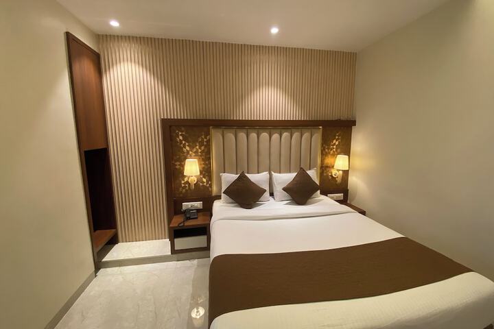 Room 5 of 30