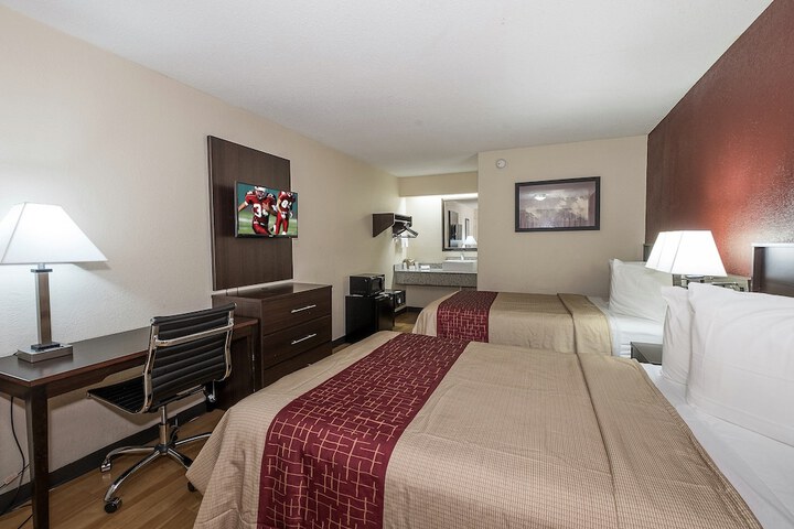 Deluxe 2 Double Beds Accessible (6 of 9)