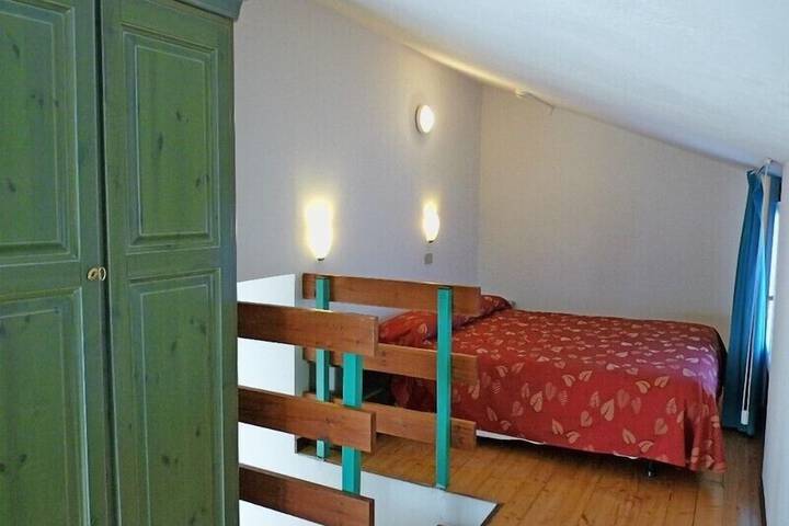 Room 6 of 55