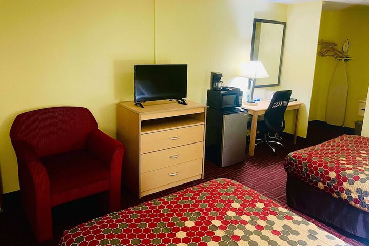 2 Double Beds (1 of 6)