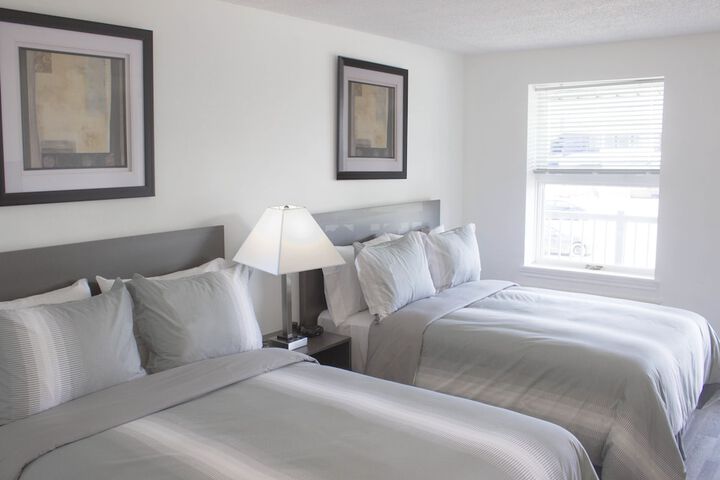 Bowmanville Marina Inn & Suites