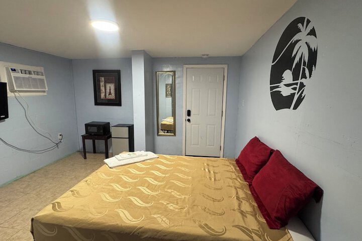 Room 5 of 14