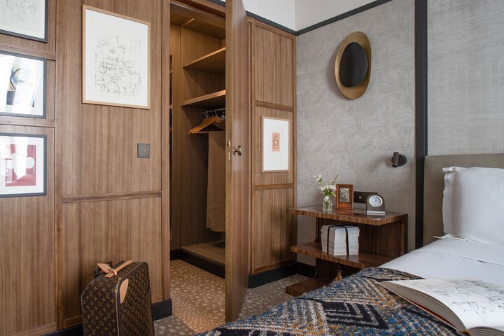 Room 5 of 60