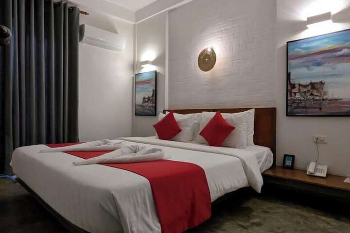 Room 44 of 177