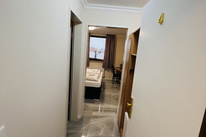 Room 12 of 52