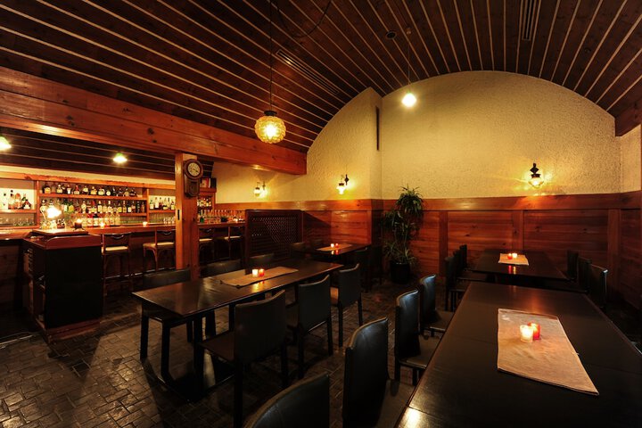 Lounge 54 of 73