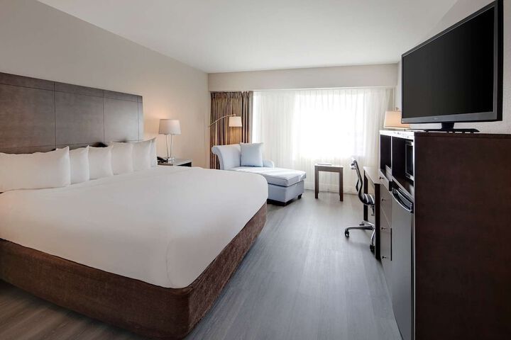 Room 4 of 38