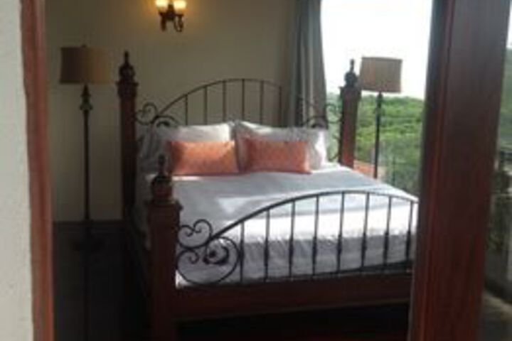 Room 13 of 25