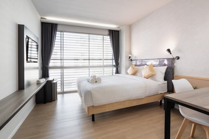 Room 10 of 26