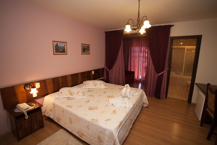 Room 13 of 181