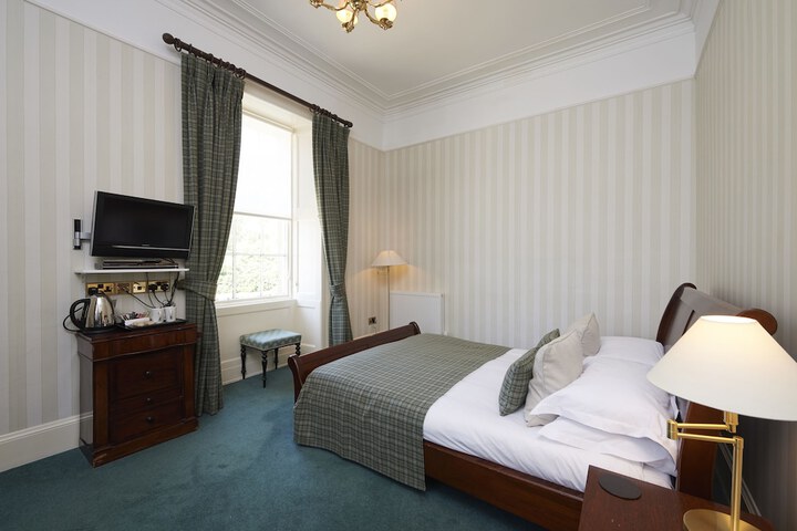 Room 3 of 71