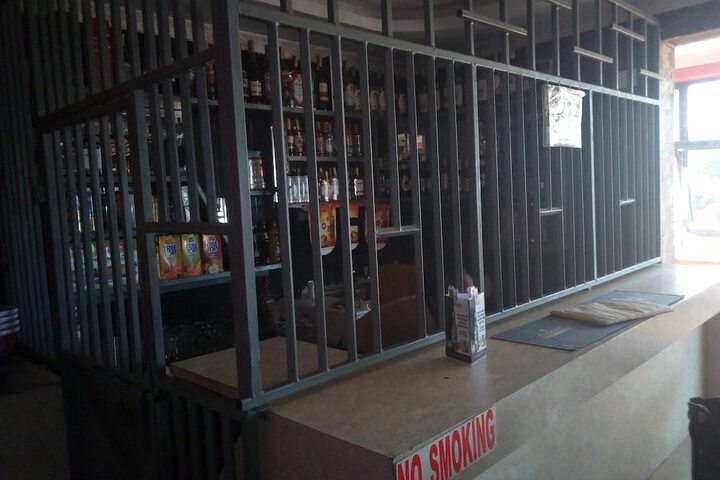 Lounge 16 of 22